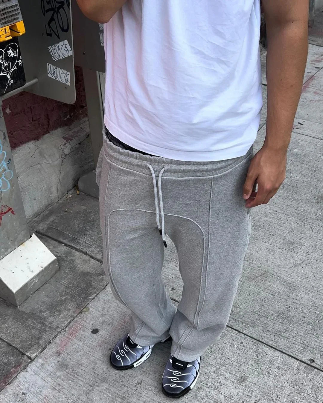 Eluvra Sweatpants