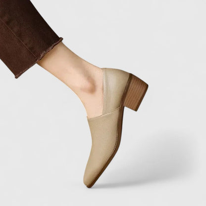 Minimalistische Leren Instapper | Elegantie met één stap