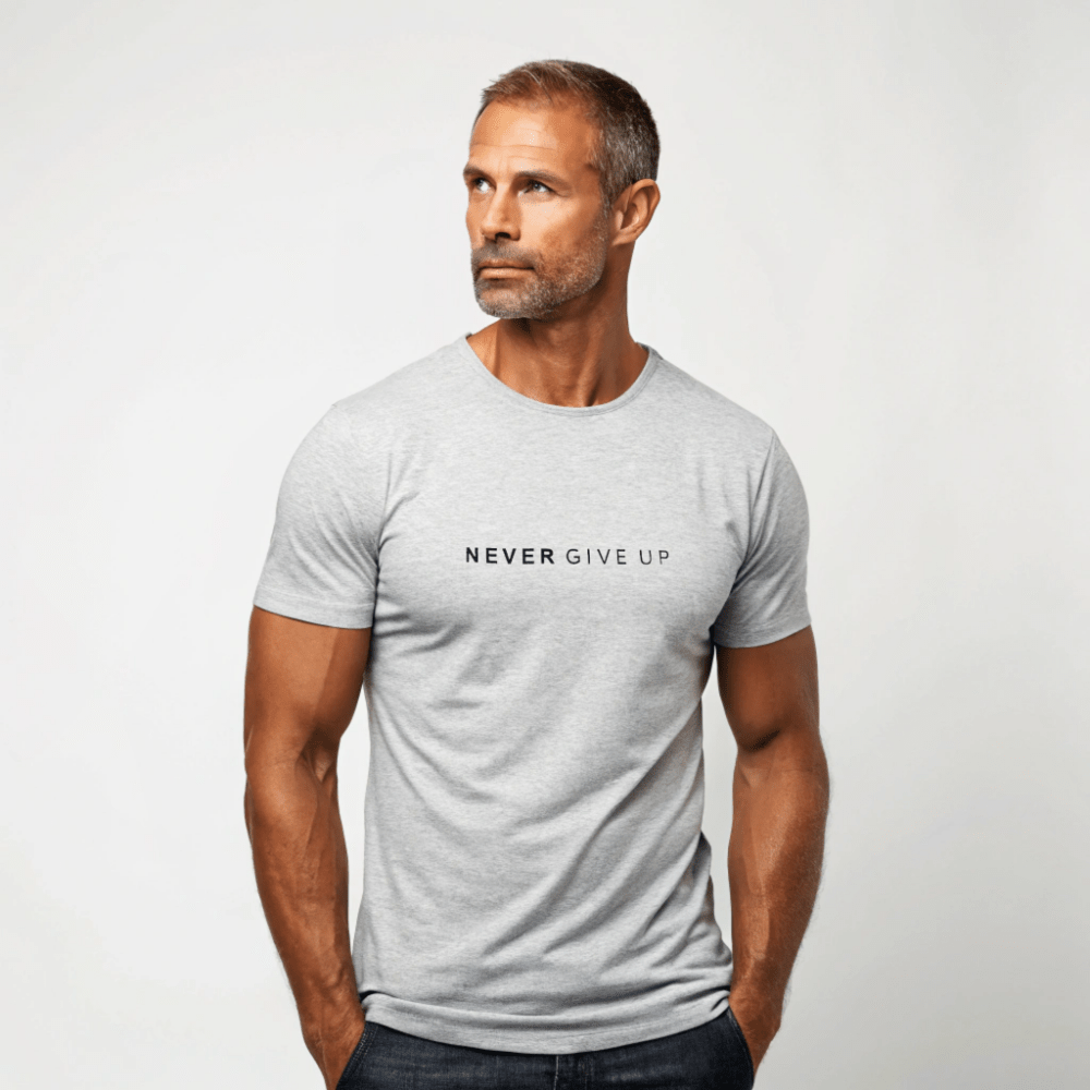 Never Give Up T-Shirt | Draag de mindset, toon de kracht